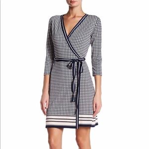 🌟Brand New🌟 Max Studio Wrap Dress